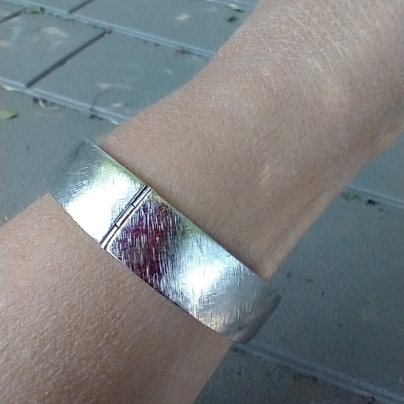 Women's silver tone hinged bracelet with chain. - Picture 3 of 6